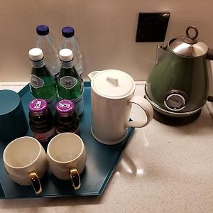 Standard Zimmer mit Kingsize-Bett